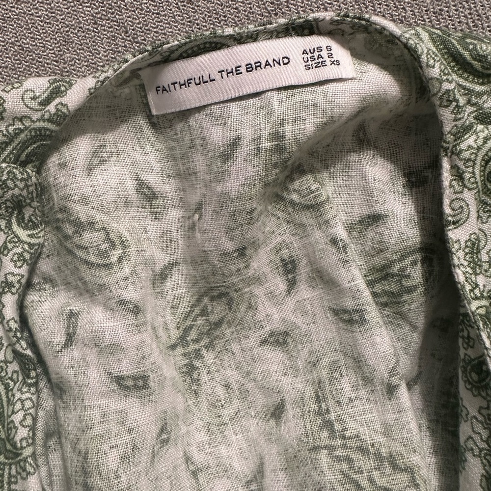 Full Set - Faithfull the Brand. Jacinta Top & Ondine Shorts. Green Sable Paisley - Picture 3 of 5
